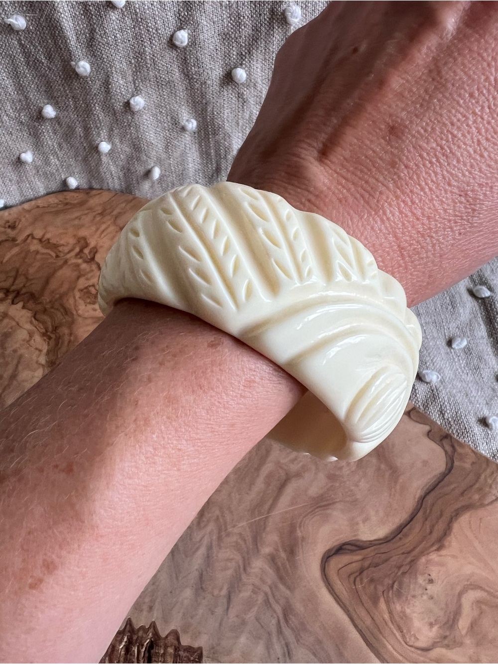Carved Leaf-Pattern Cream Resin Bangle Bracelet